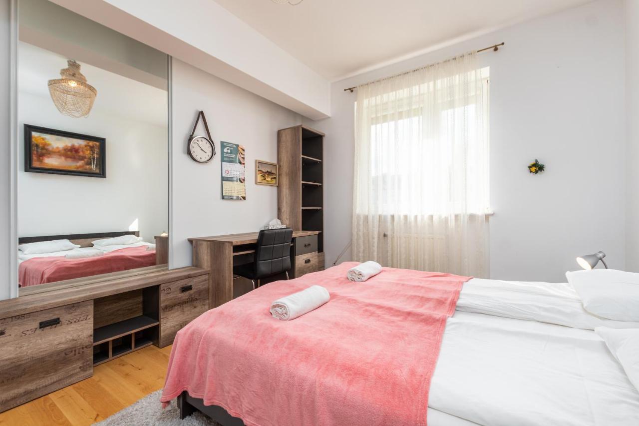 Opaczewska 69 By Homeprime Warsaw Luaran gambar