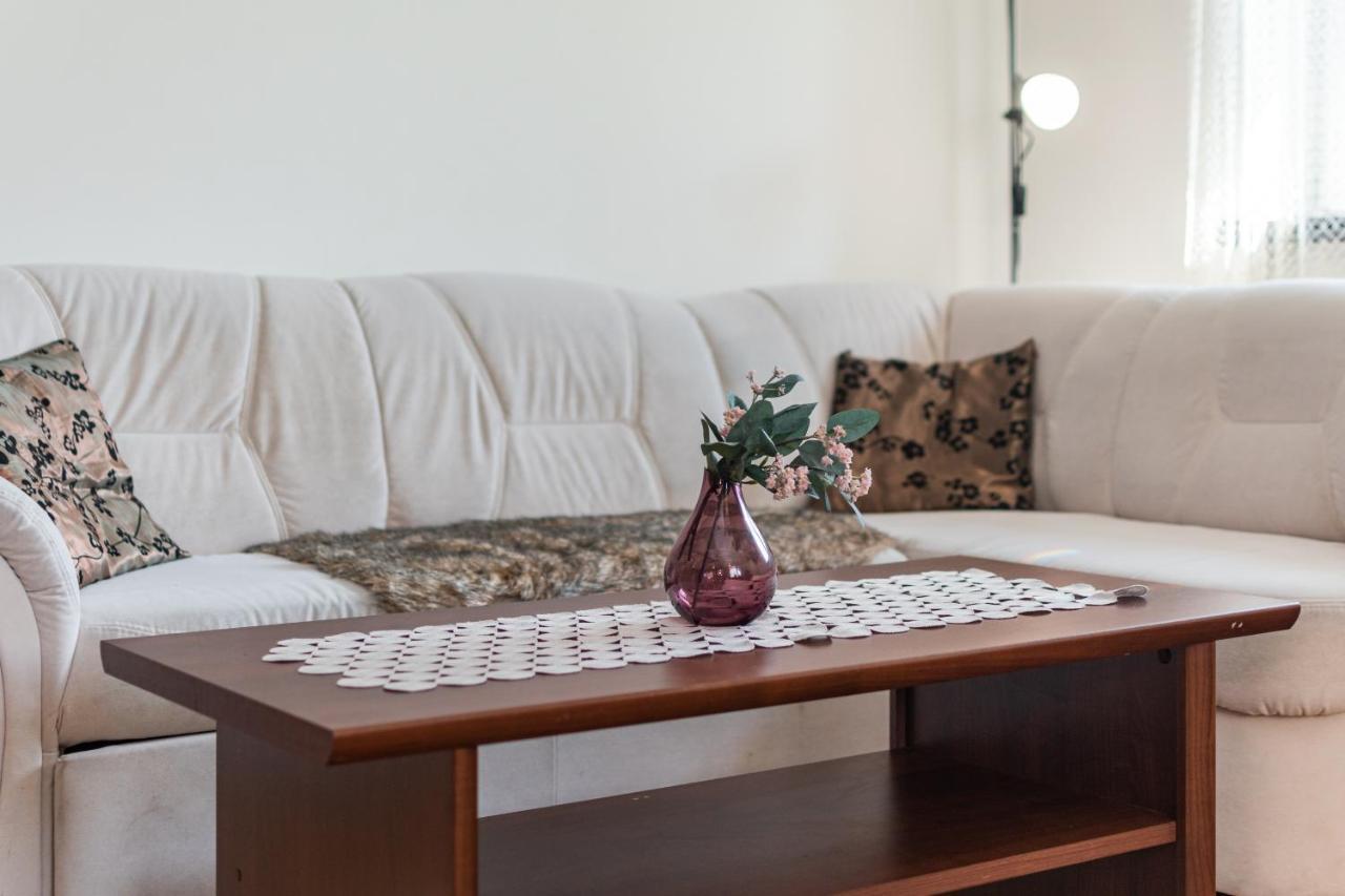 Opaczewska 69 By Homeprime Warsaw Luaran gambar