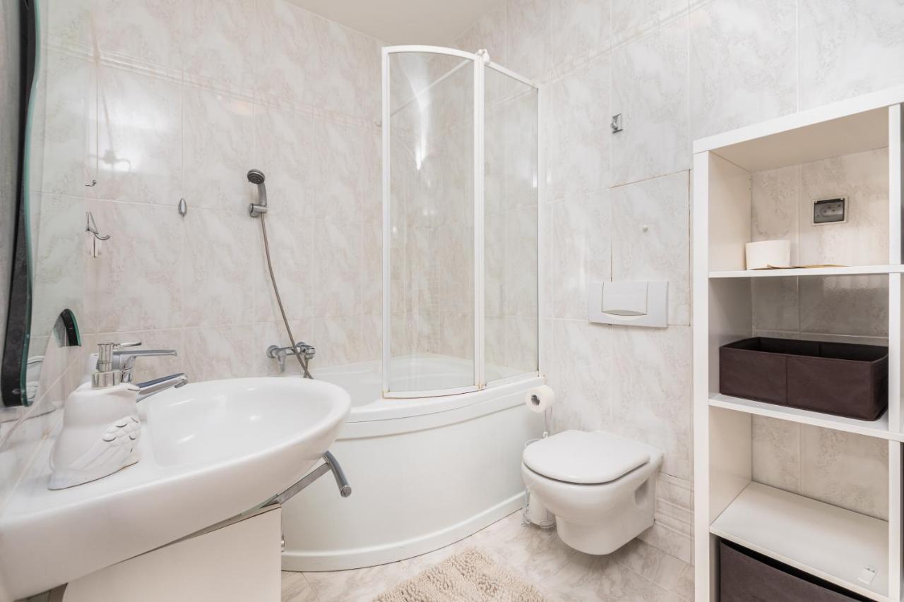 Opaczewska 69 By Homeprime Warsaw Luaran gambar